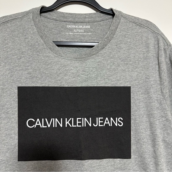 Calvin Klein Men’s Grey XL Box Logo Style Grey and Black Crewneck T-Shirt - Picture 2 of 6